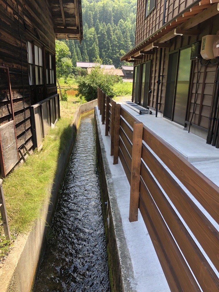 白川郷 散策の風景 水路