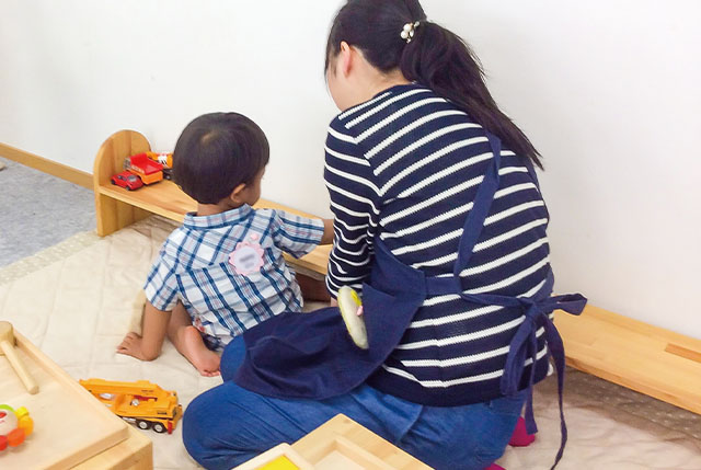 子どもと学生の様子