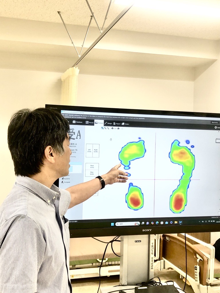 歩行分析 事前検討の様子下山先生