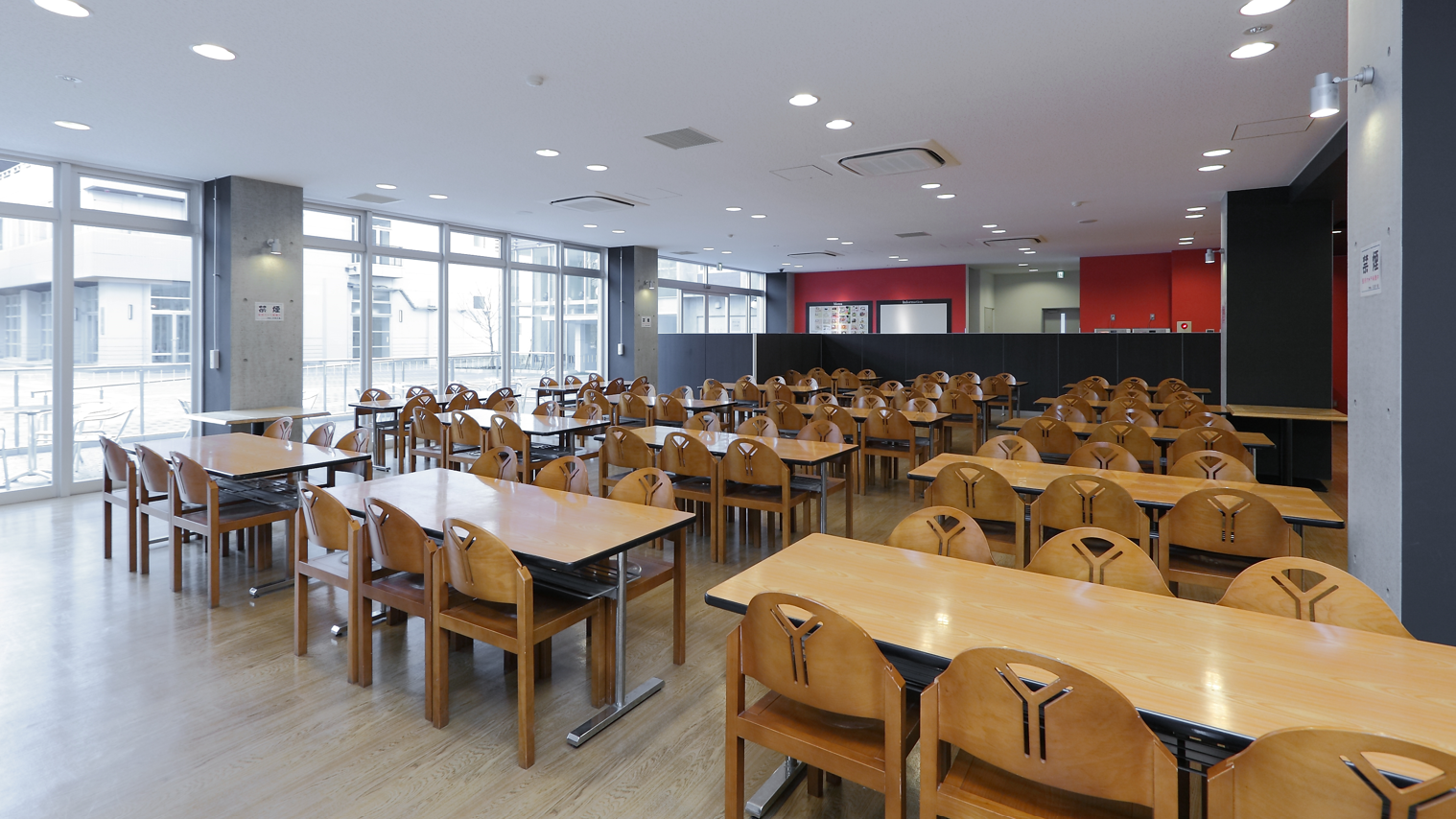 学生食堂の内観